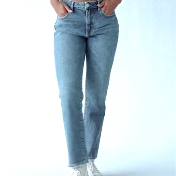 PacSun Medium Indigo Mom Jeans, Size 27. - Picture 1 of 8